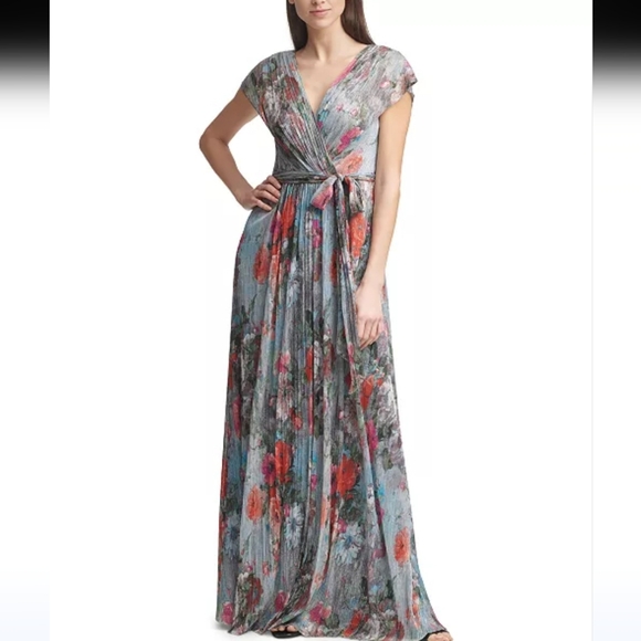 Eliza J Dresses & Skirts - Eliza J V-neck Floral Shimmer Dress, Sz 2